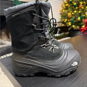 The North Face kids snow boot size 1 rain boots